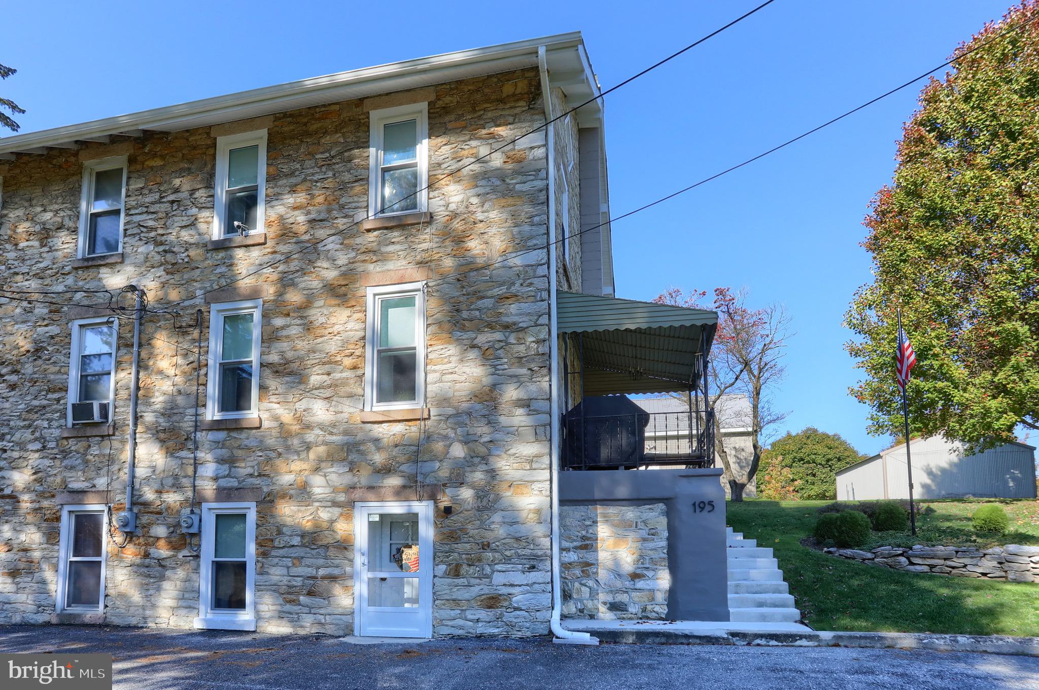 195 Race St