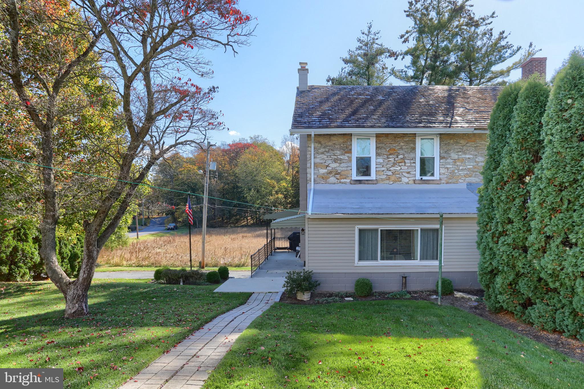 195 Race St