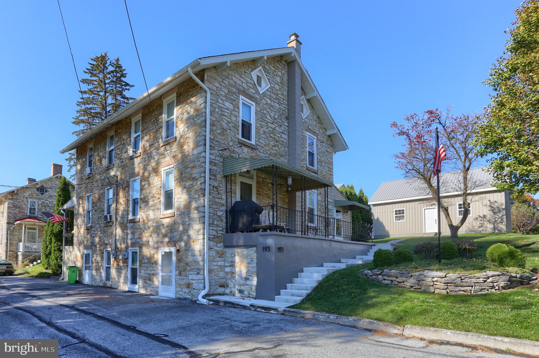 195 Race St