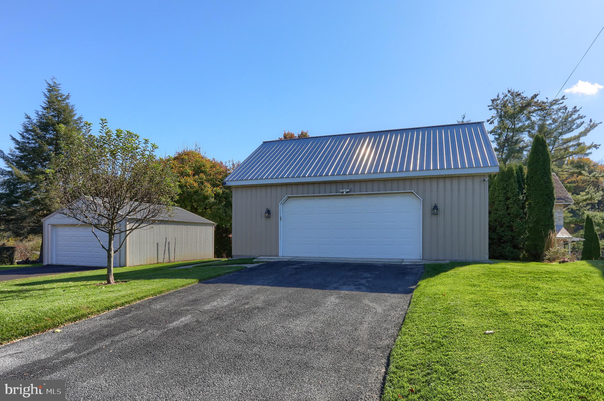 195 Race St