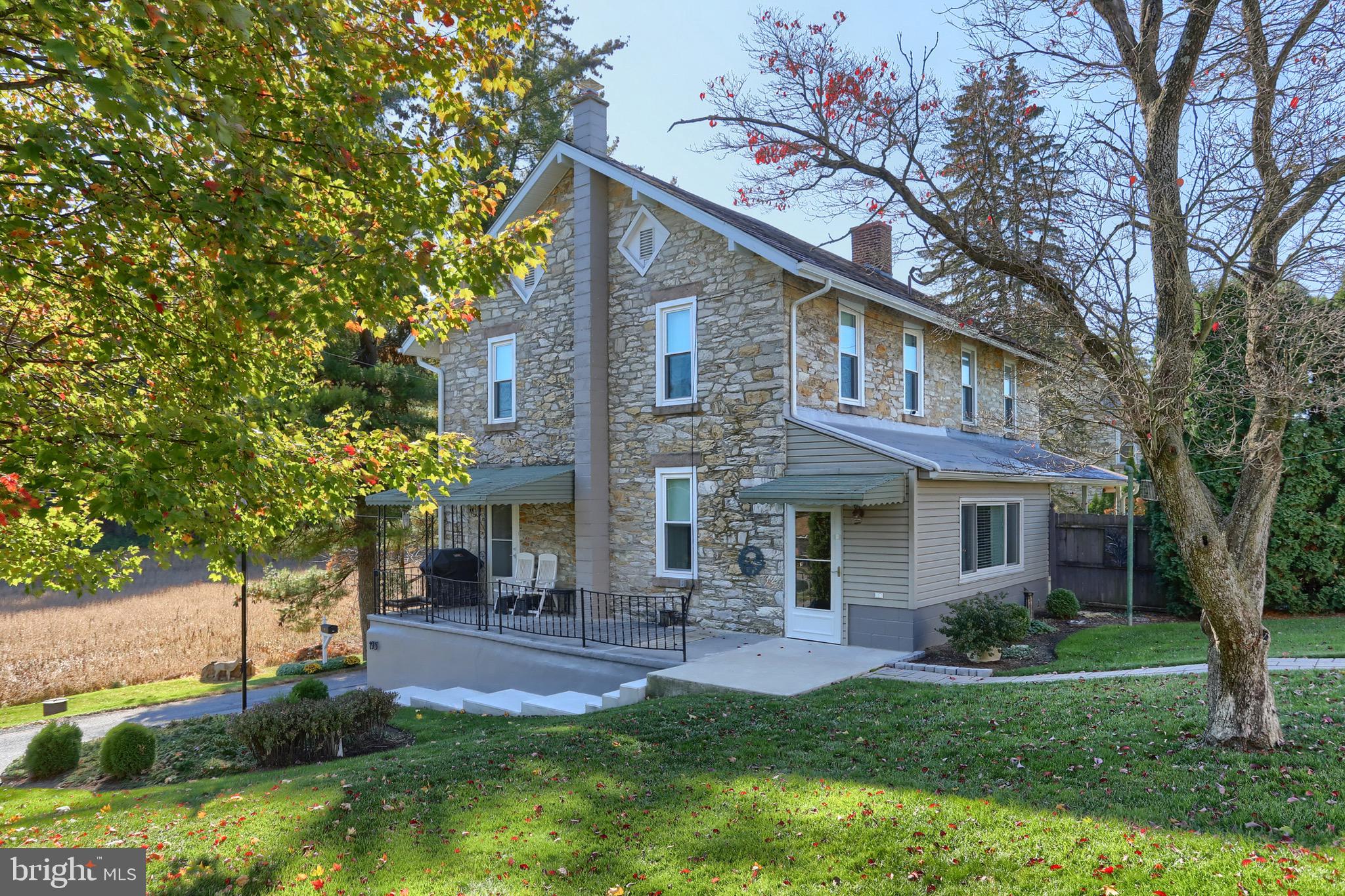 195 Race St