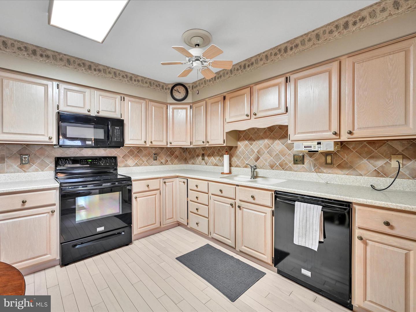 146 Stone Hedge Ct