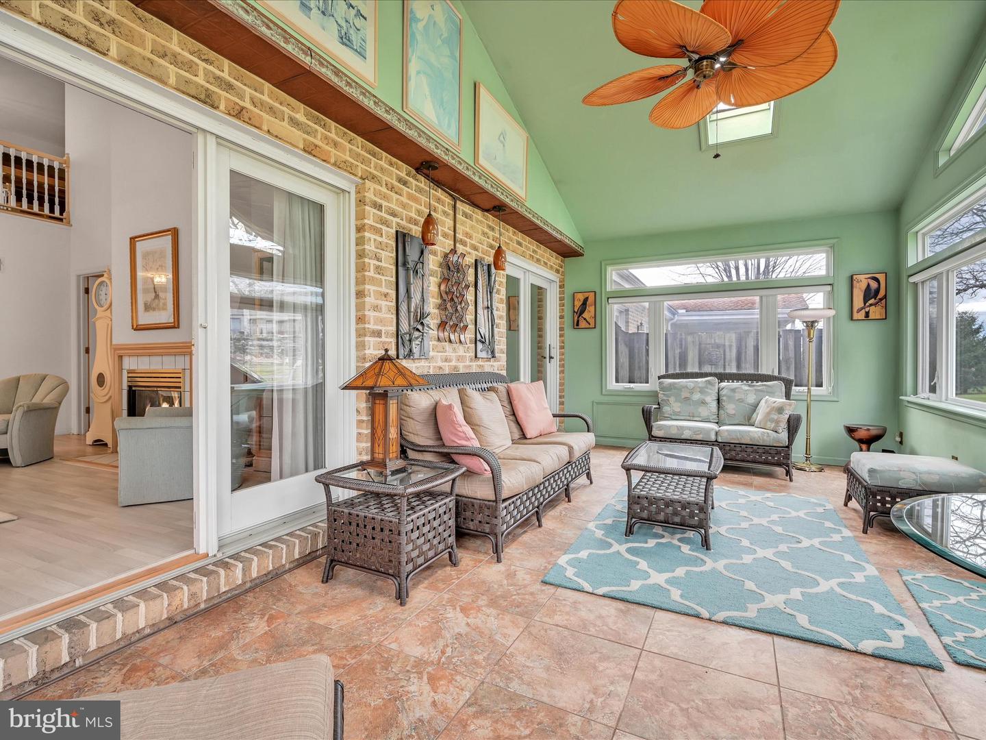 146 Stone Hedge Ct