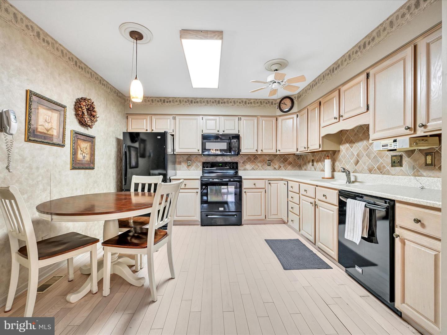 146 Stone Hedge Ct