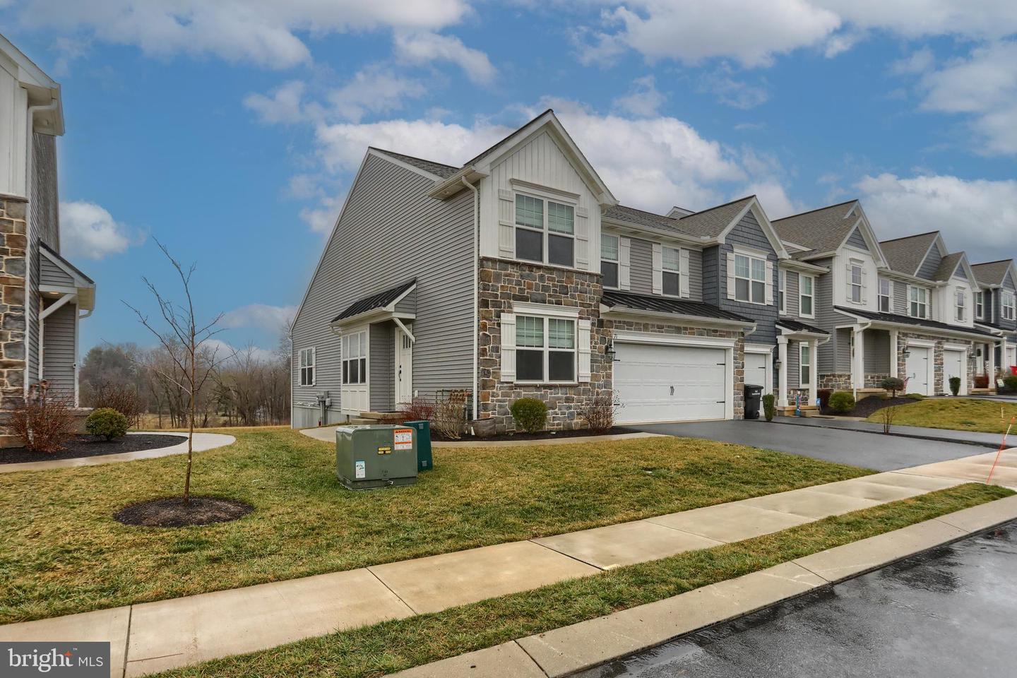 71 Beech Tree Ct