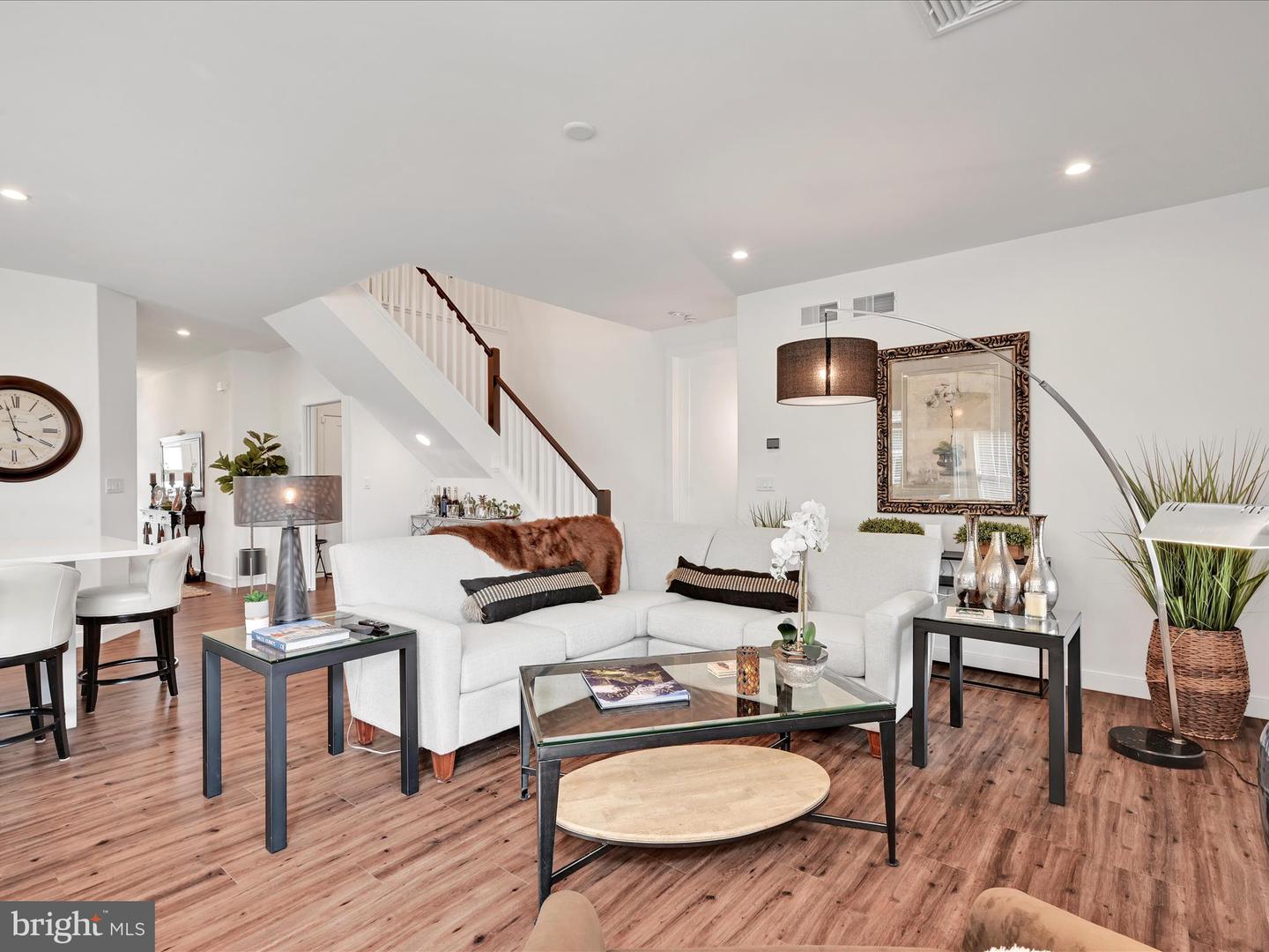 1208 Mosaic Dr