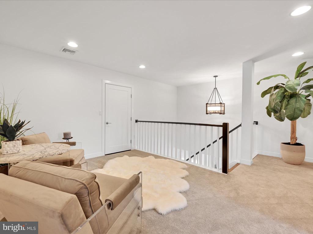 1208 Mosaic Dr