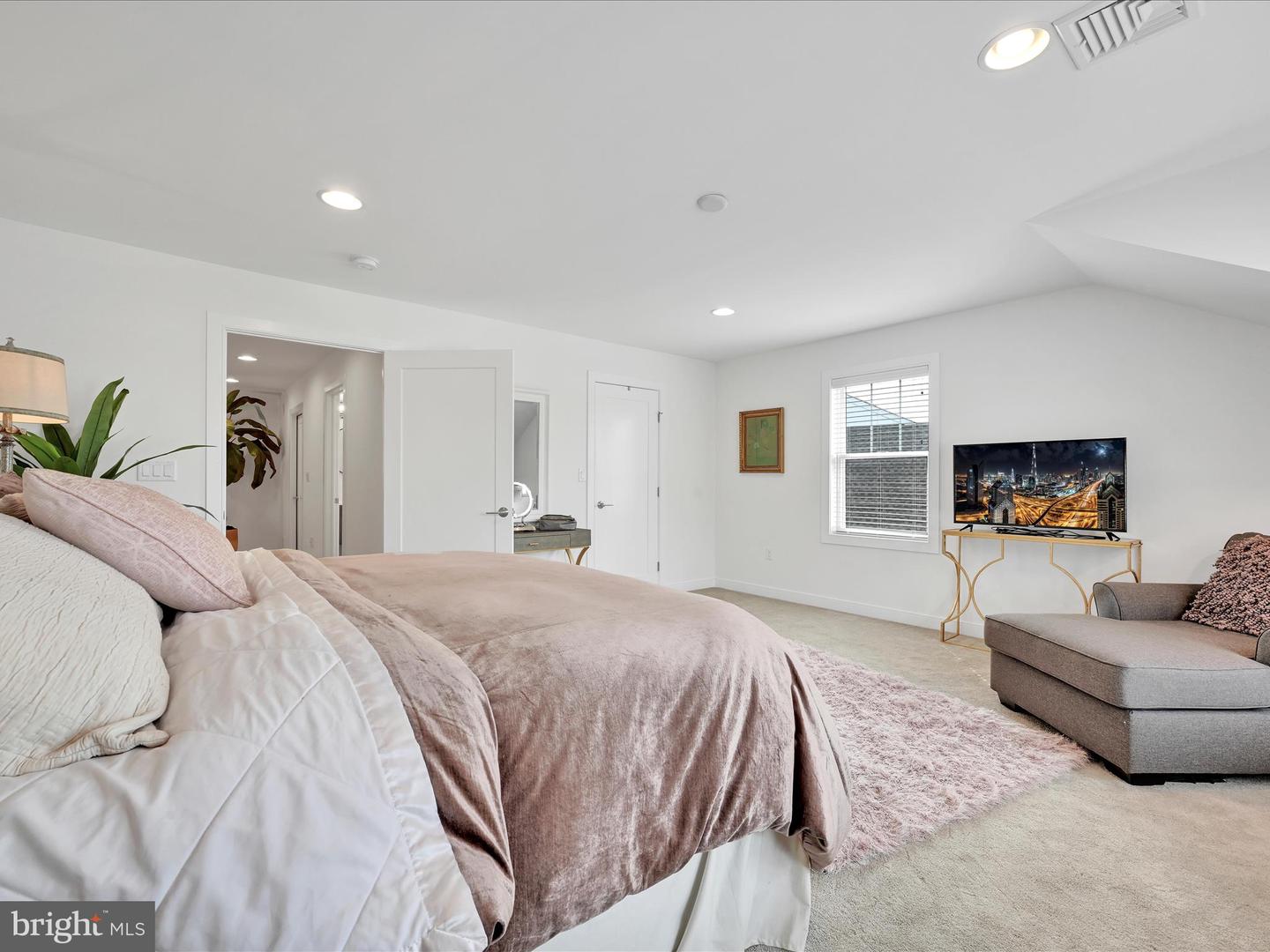1208 Mosaic Dr