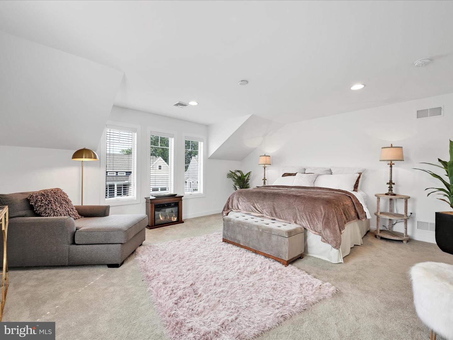 1208 Mosaic Dr