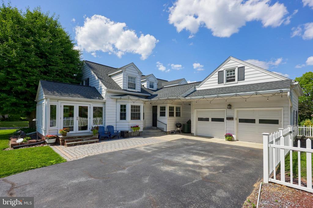1250 Colebrook Rd