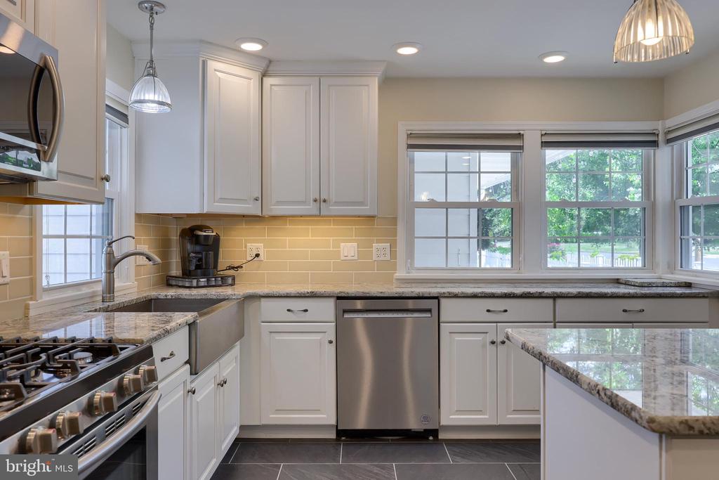1250 Colebrook Rd