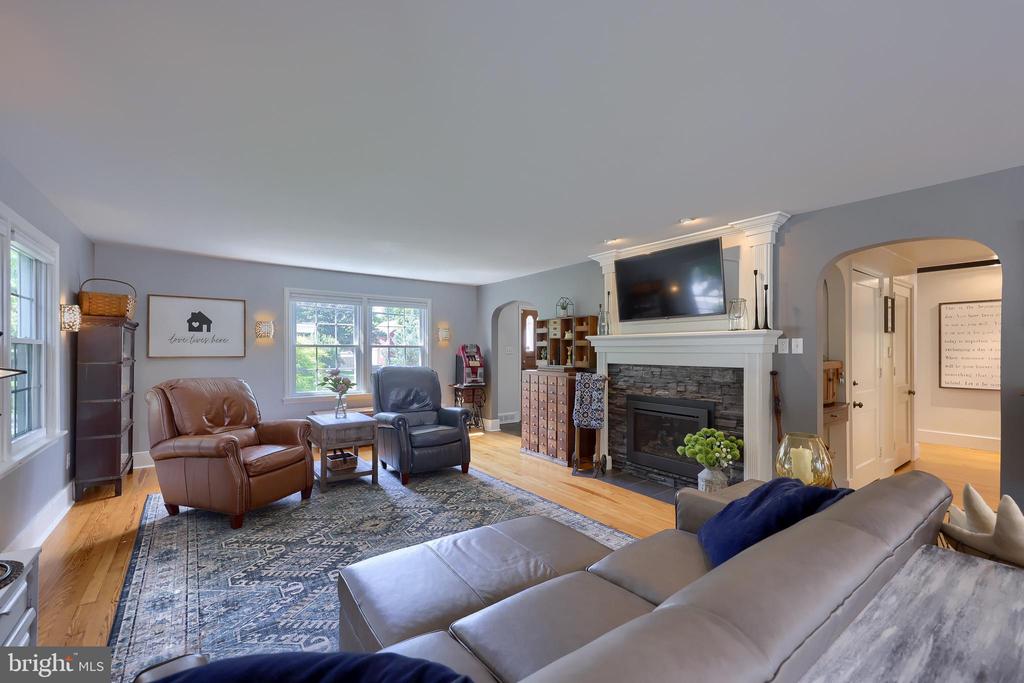 1250 Colebrook Rd