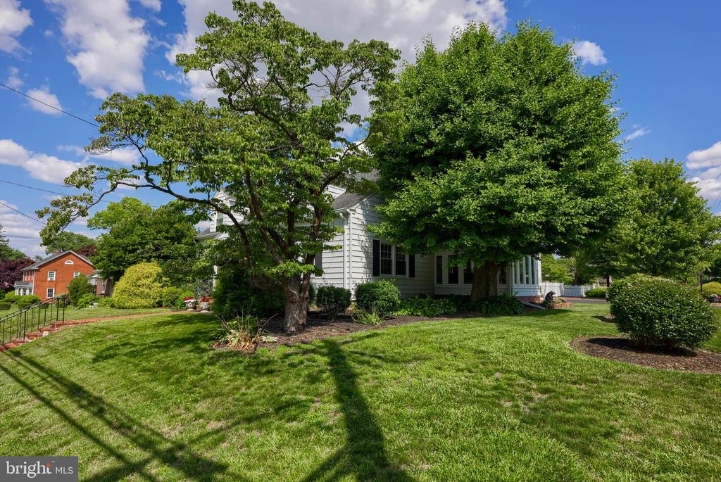 1250 Colebrook Rd