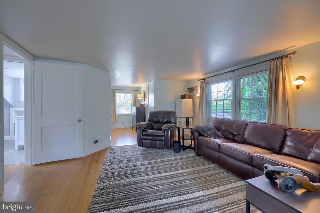1250 Colebrook Rd