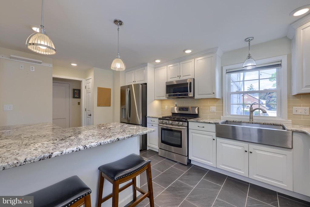 1250 Colebrook Rd