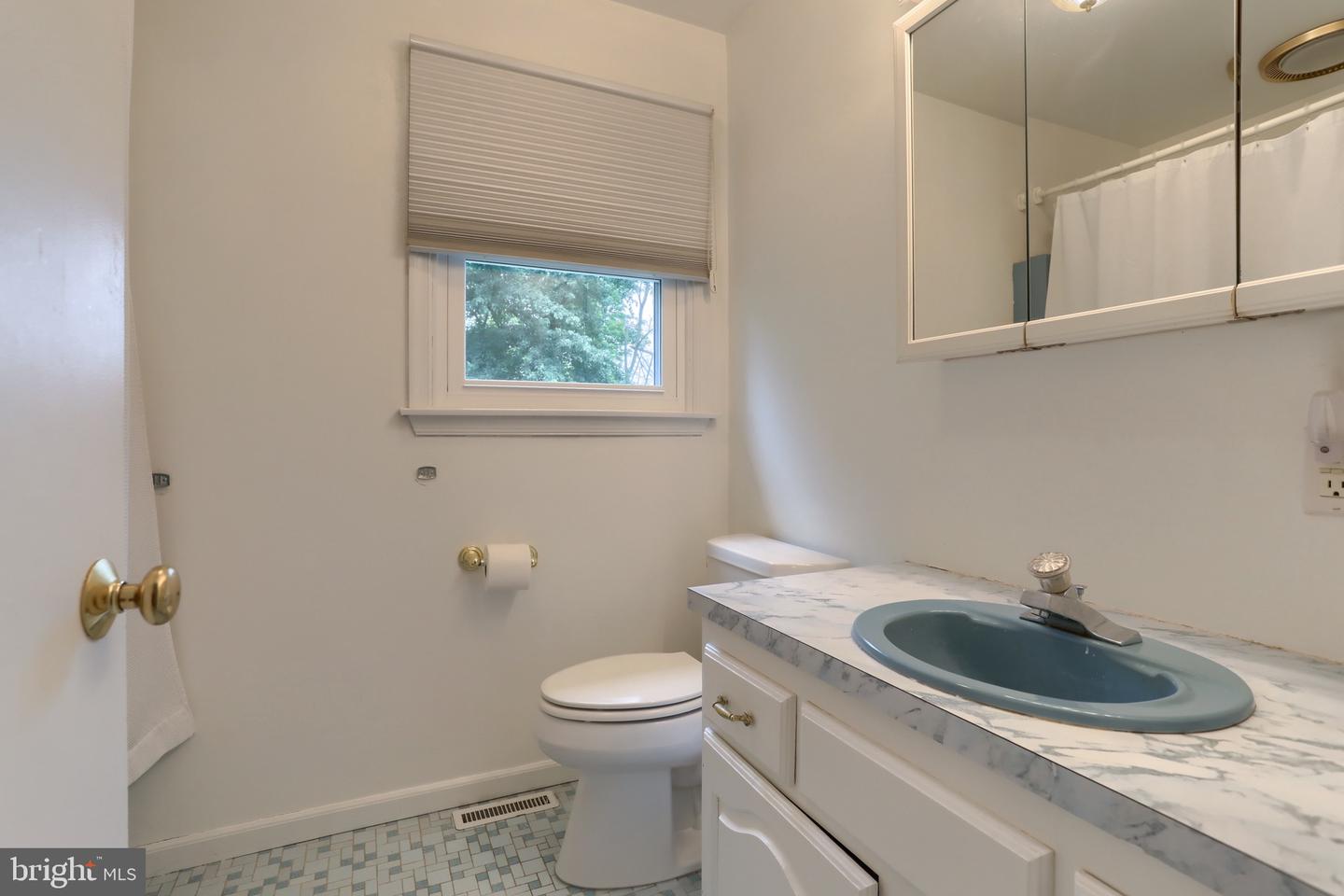 106 Maple Ln