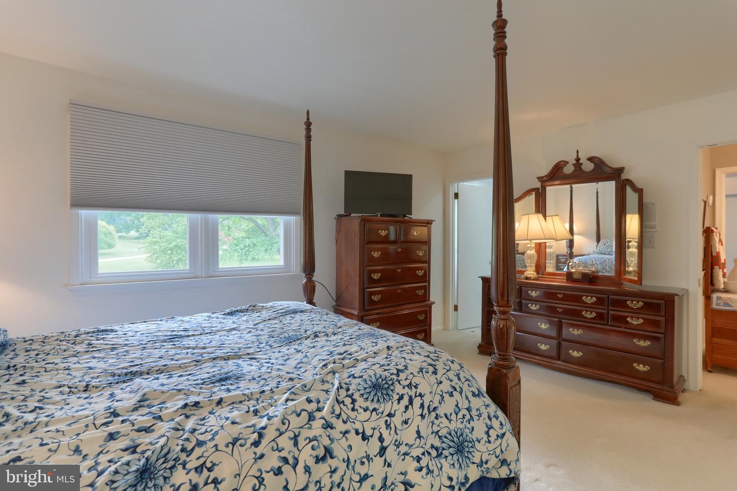 106 Maple Ln