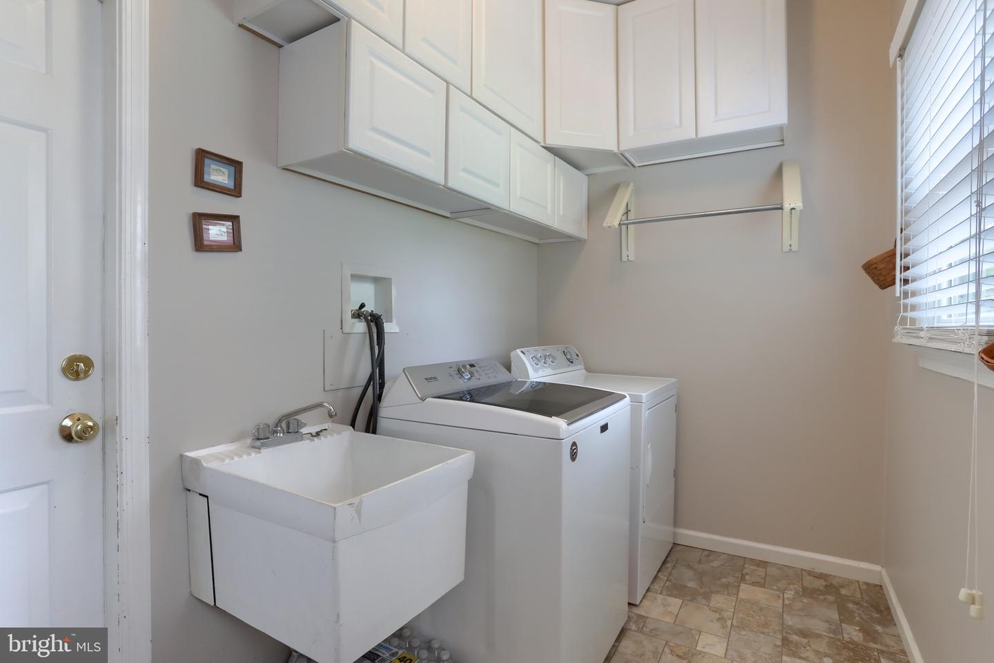 106 Maple Ln