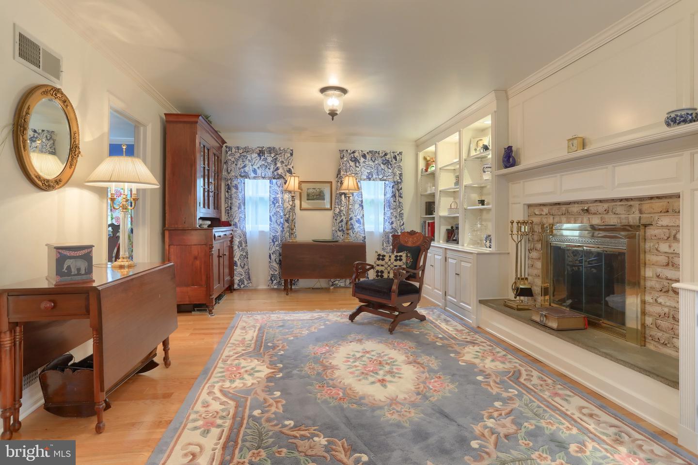 106 Maple Ln