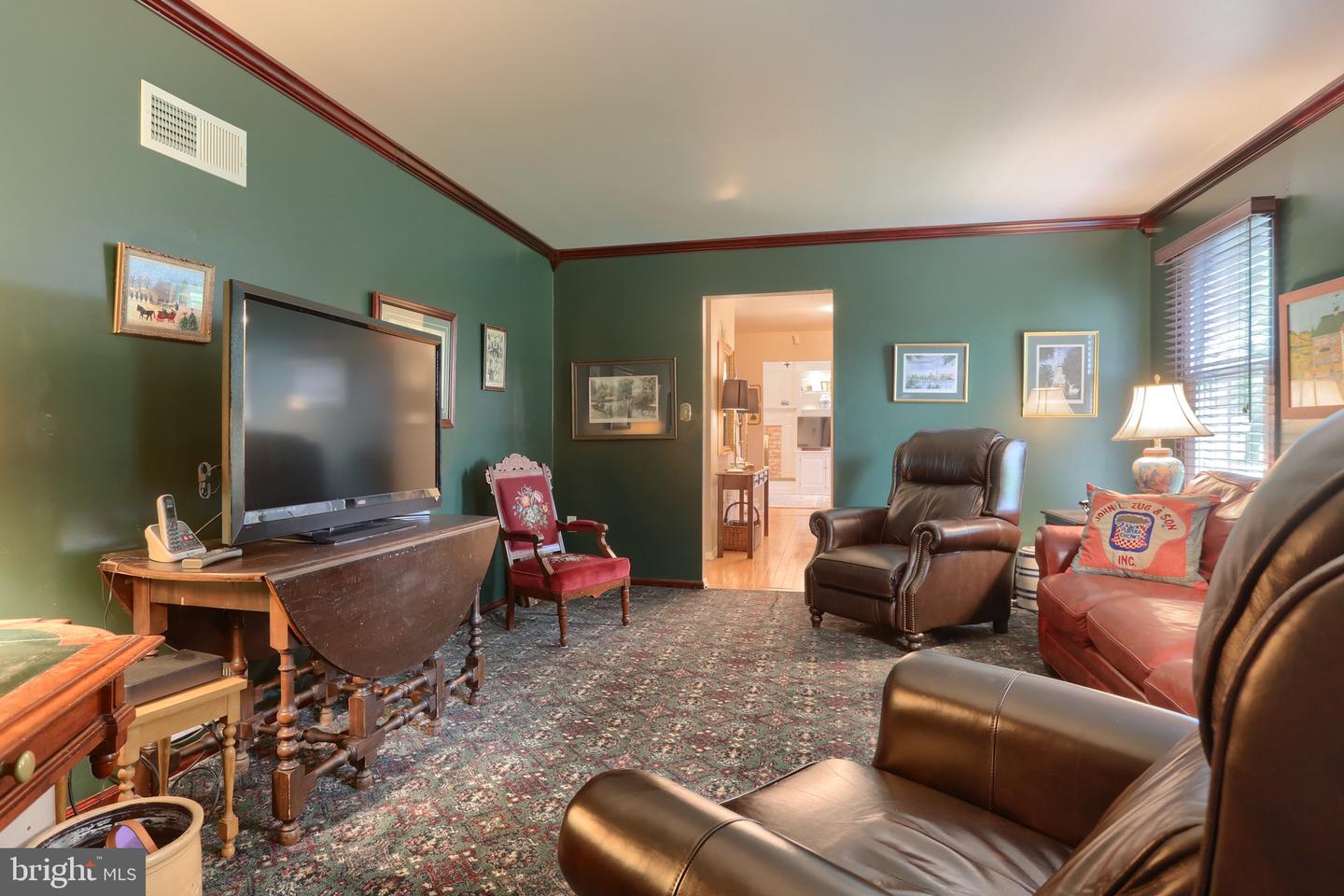 106 Maple Ln