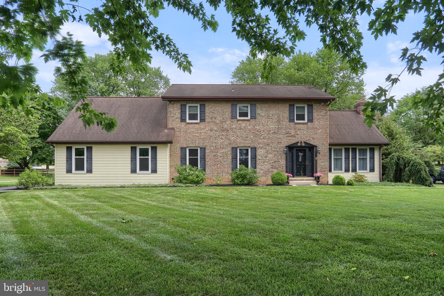 106 Maple Ln