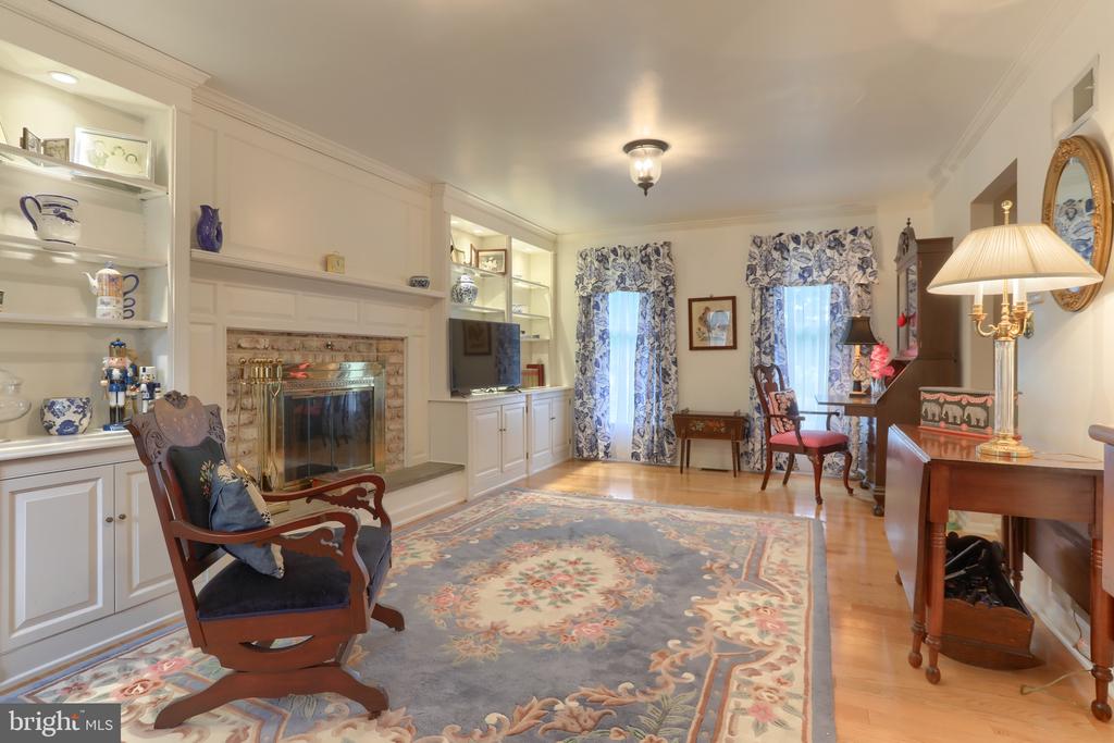 106 Maple Ln
