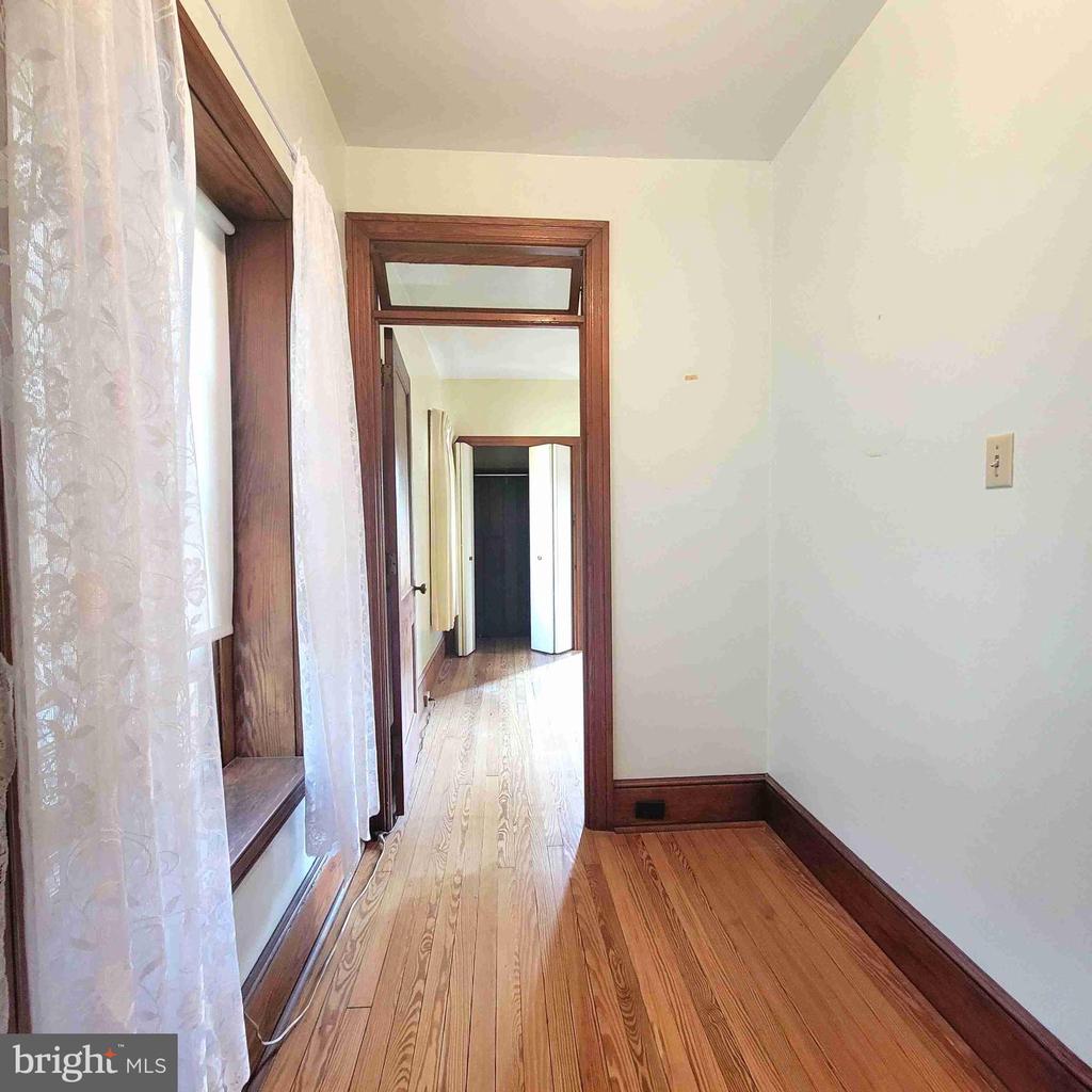 48 W Main St