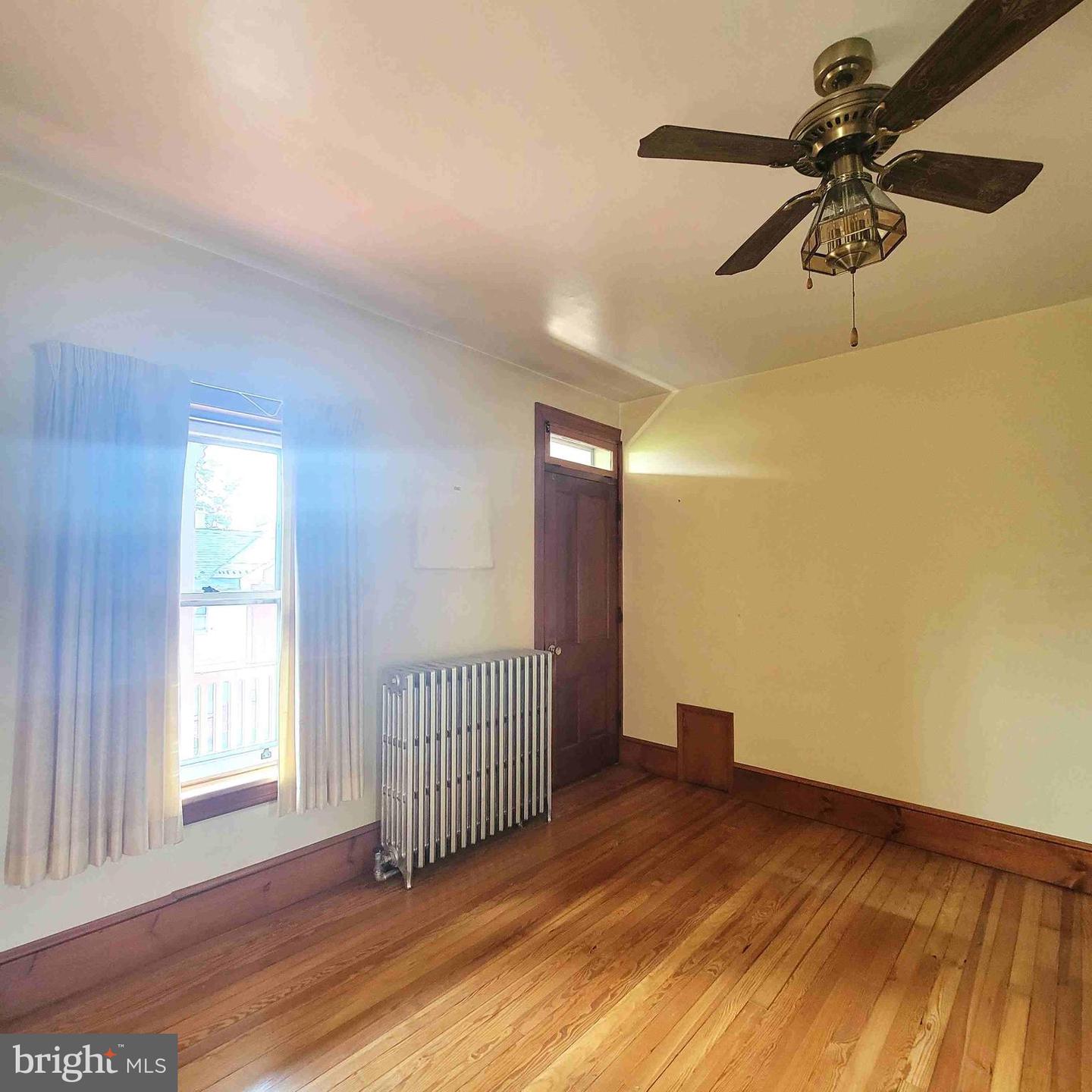 48 W Main St