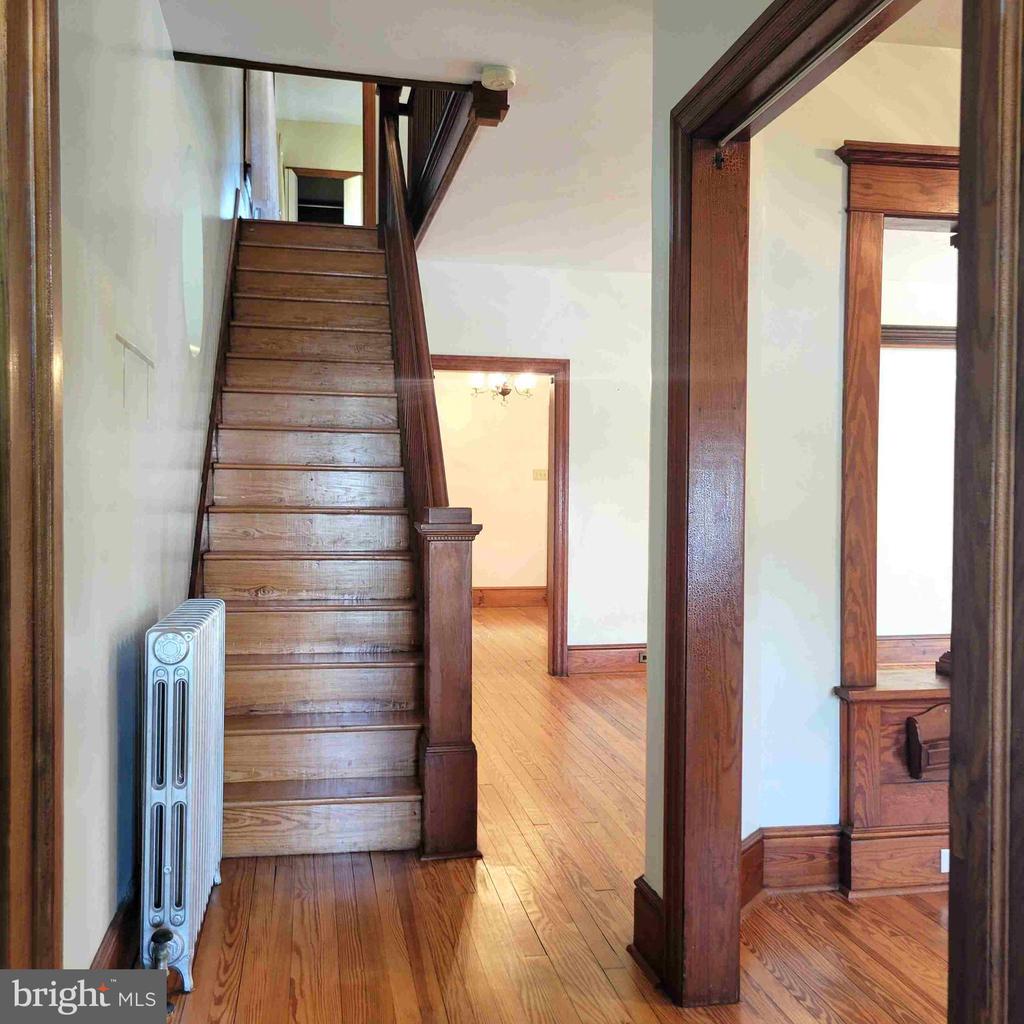 48 W Main St