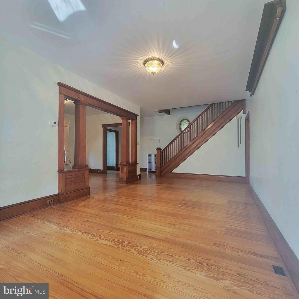48 W Main St