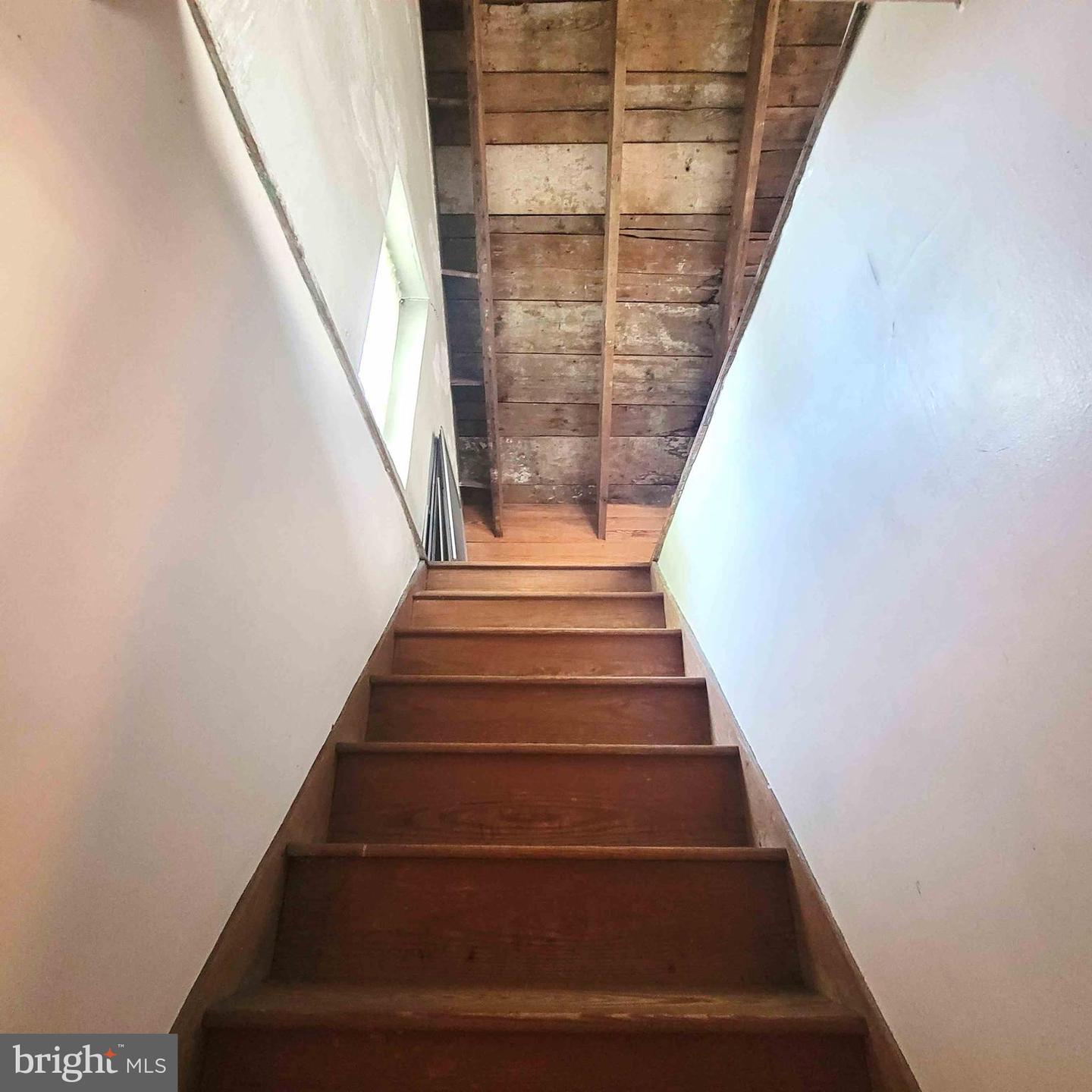 48 W Main St