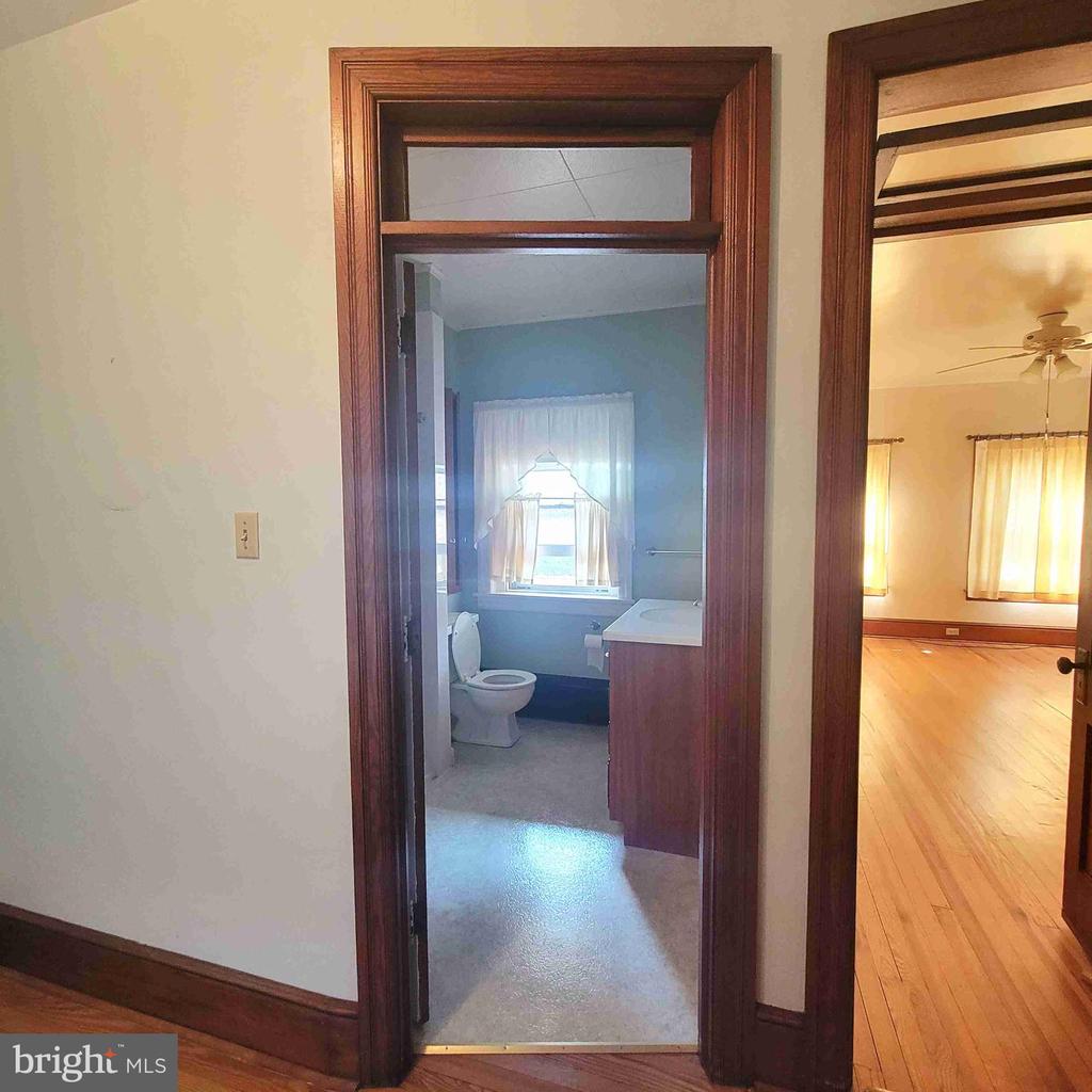 48 W Main St