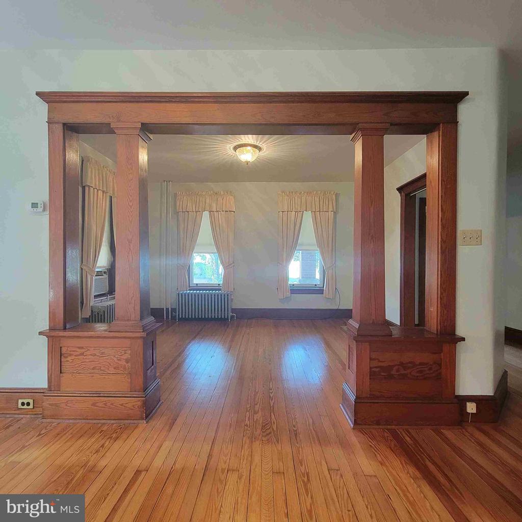 48 W Main St