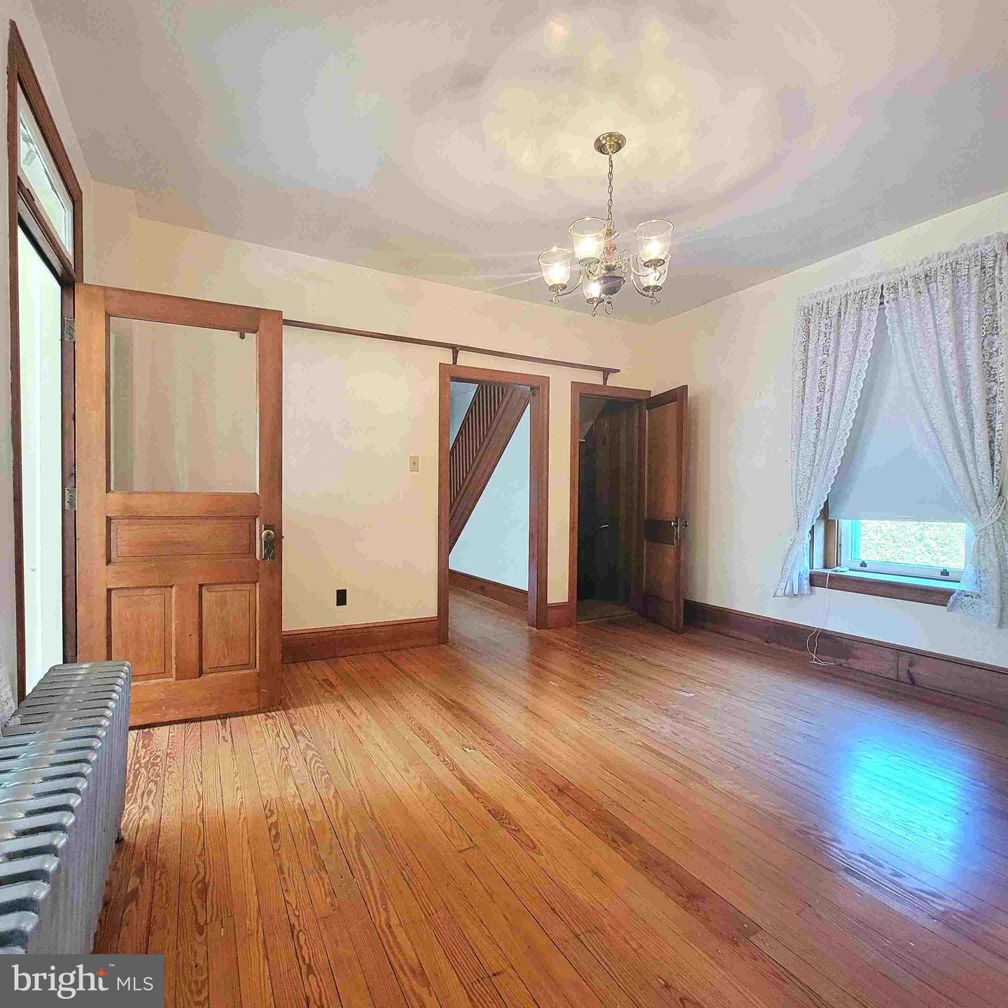 48 W Main St