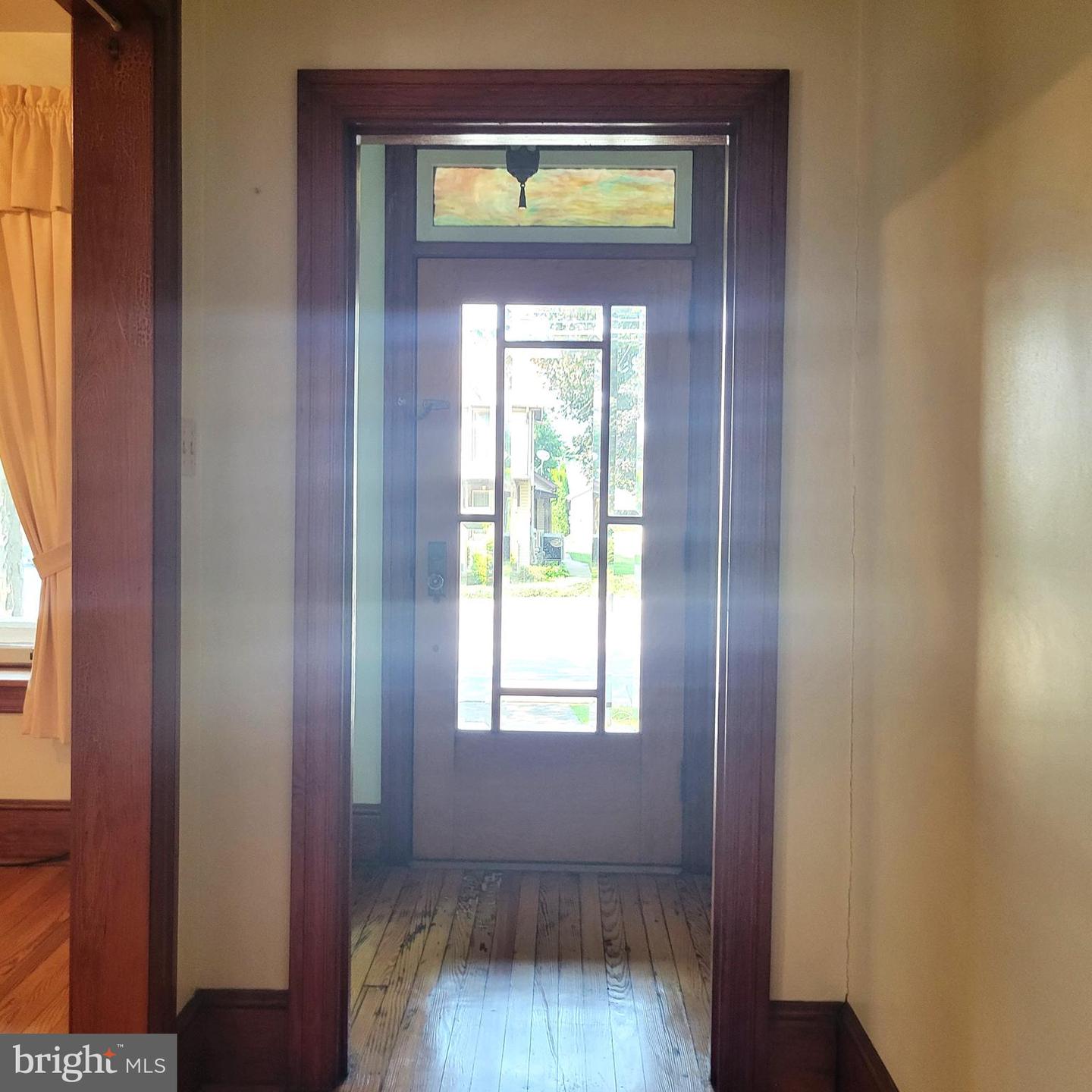 48 W Main St