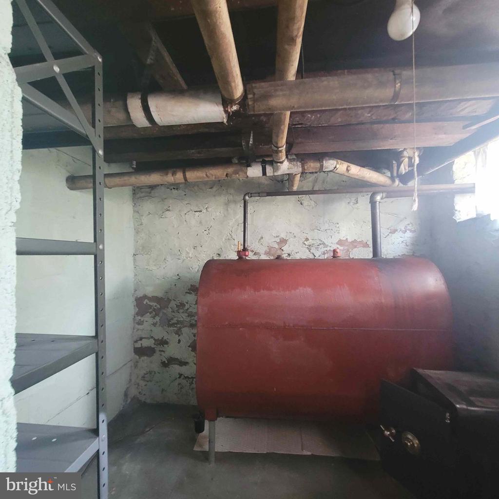 48 W Main St