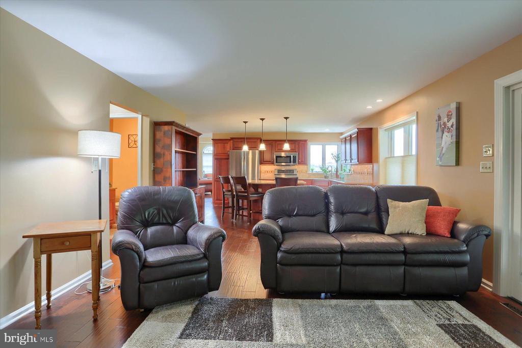 249 Oak Ln