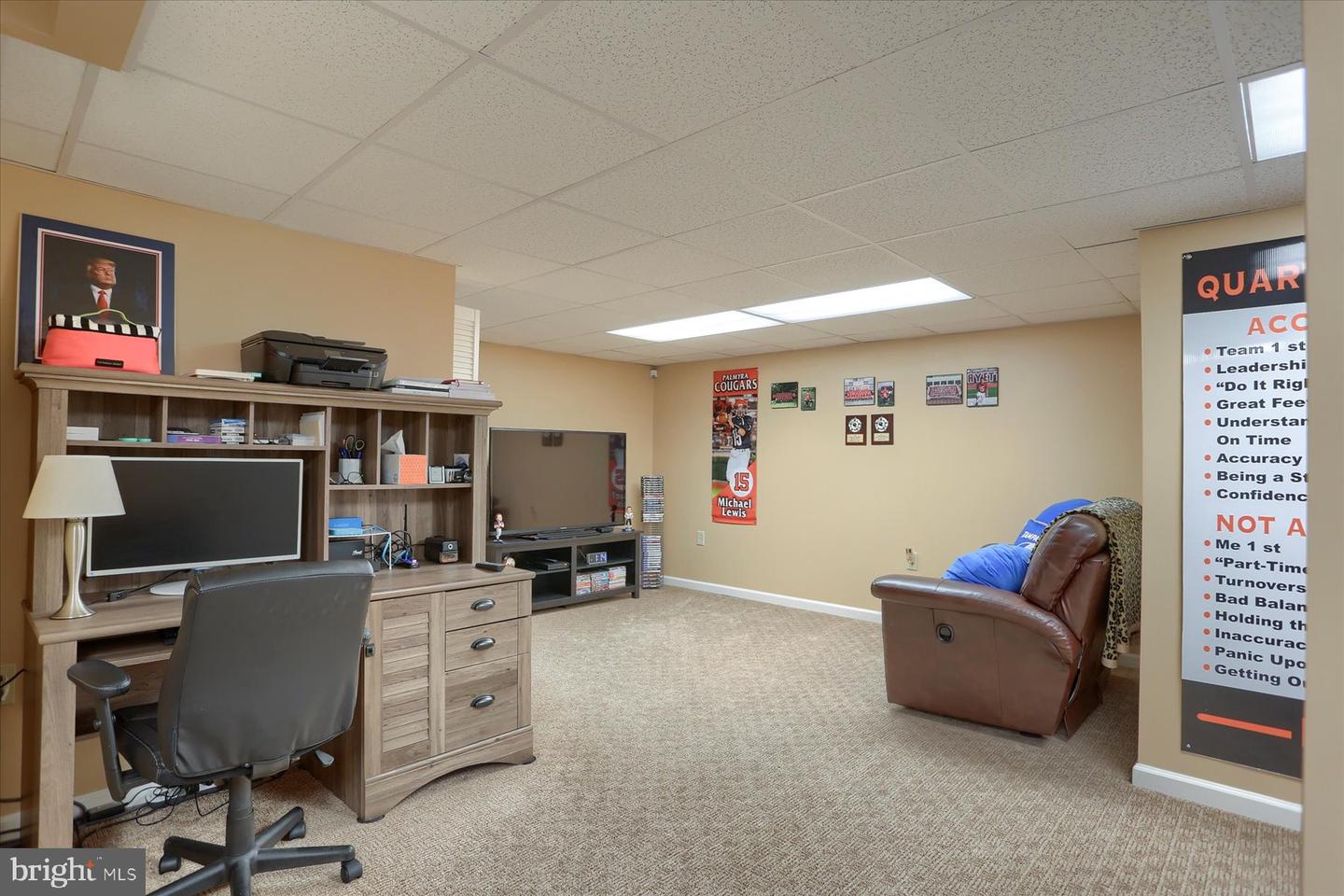 249 Oak Ln