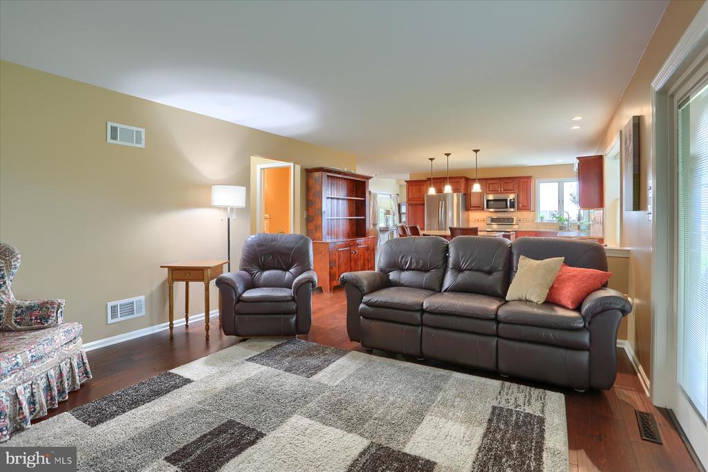 249 Oak Ln