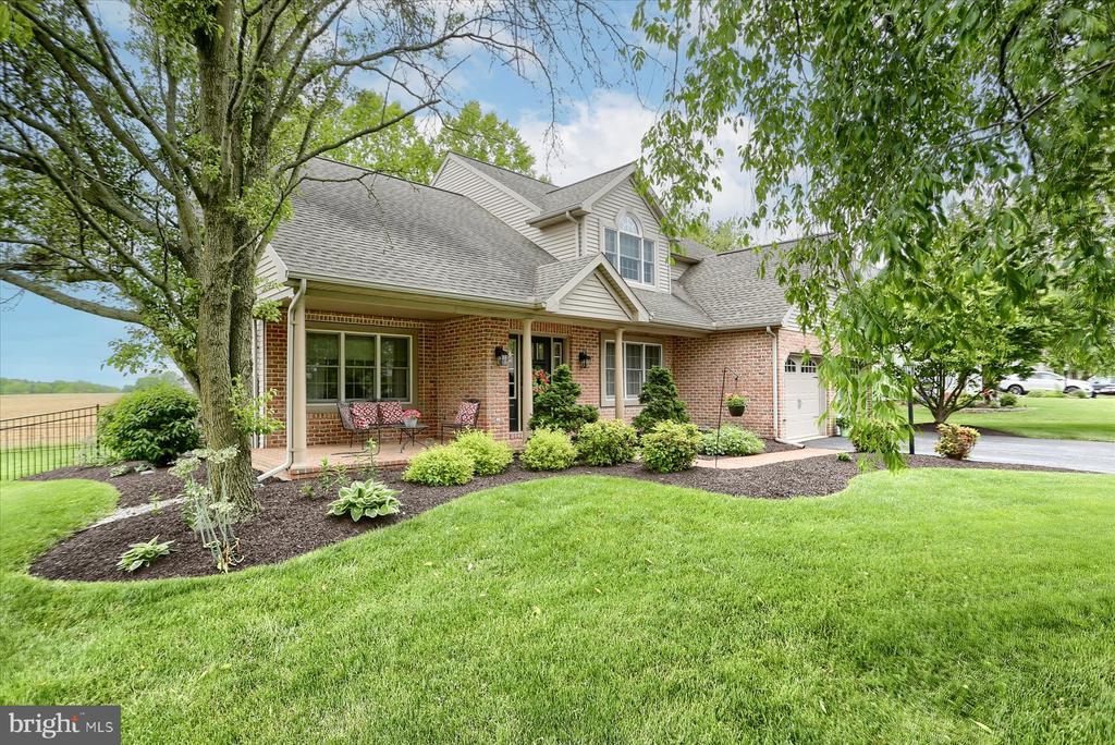 249 Oak Ln