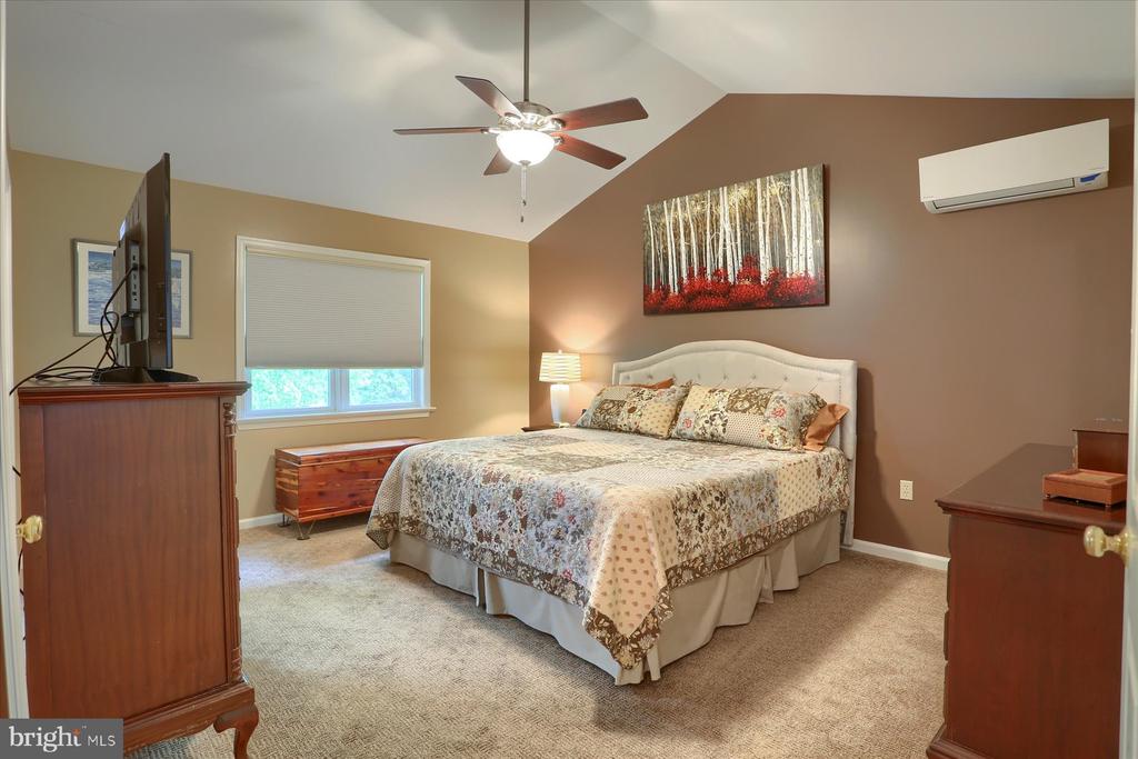 249 Oak Ln