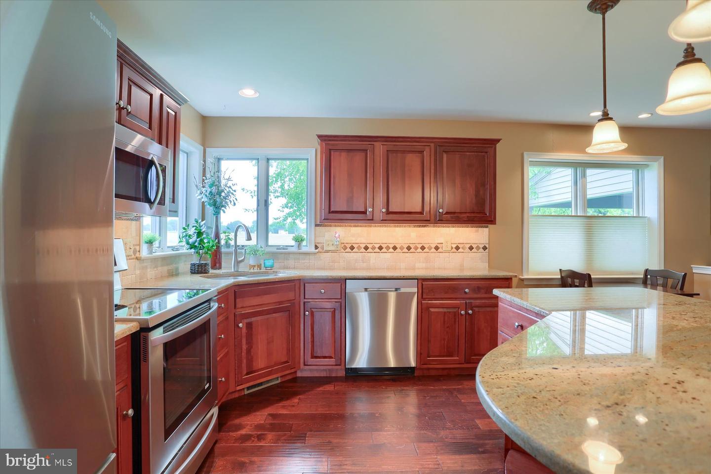 249 Oak Ln
