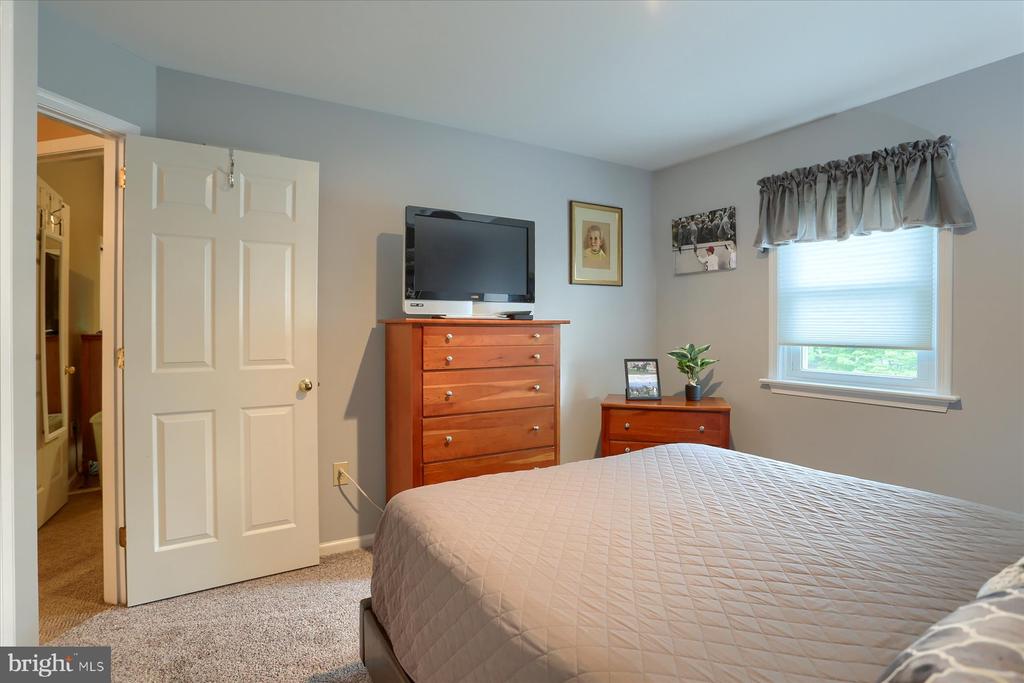 249 Oak Ln