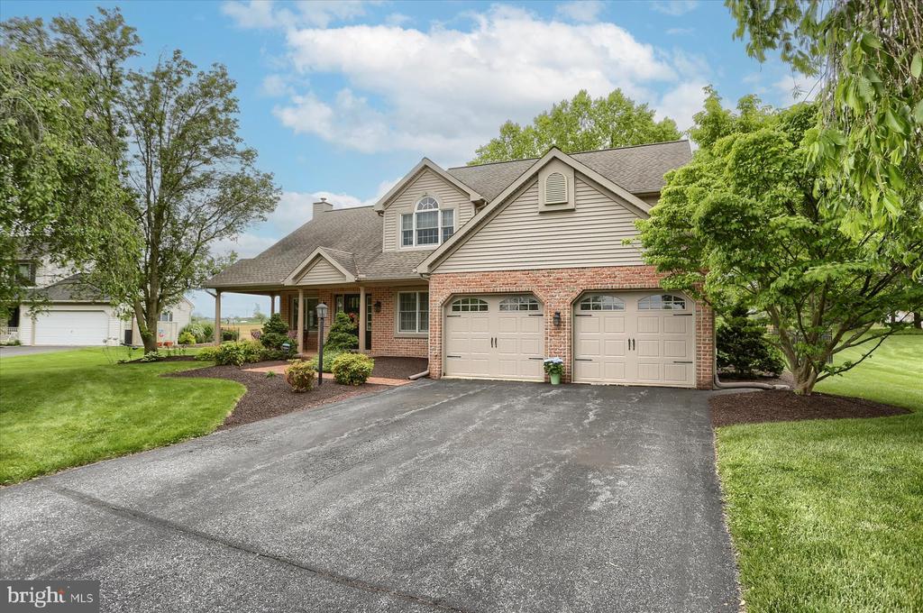 249 Oak Ln