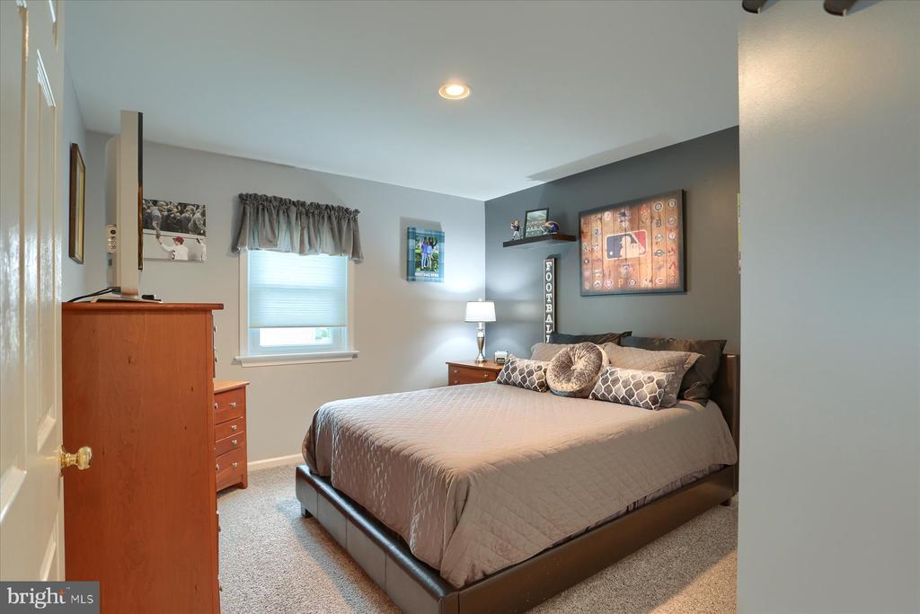 249 Oak Ln