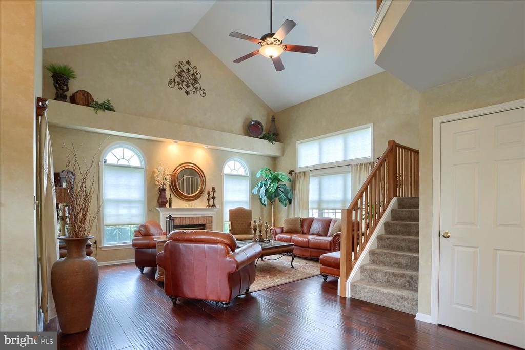 249 Oak Ln