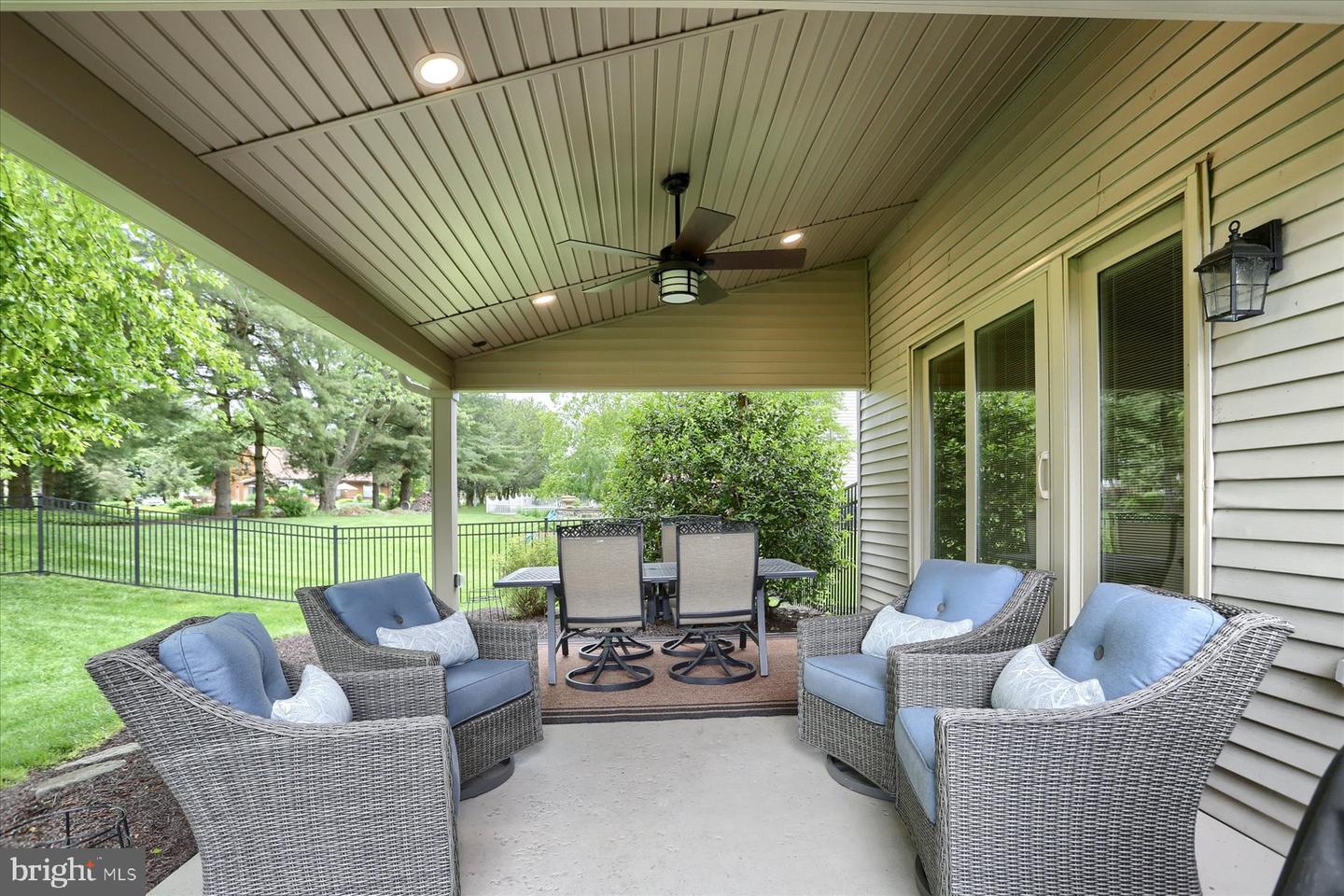 249 Oak Ln