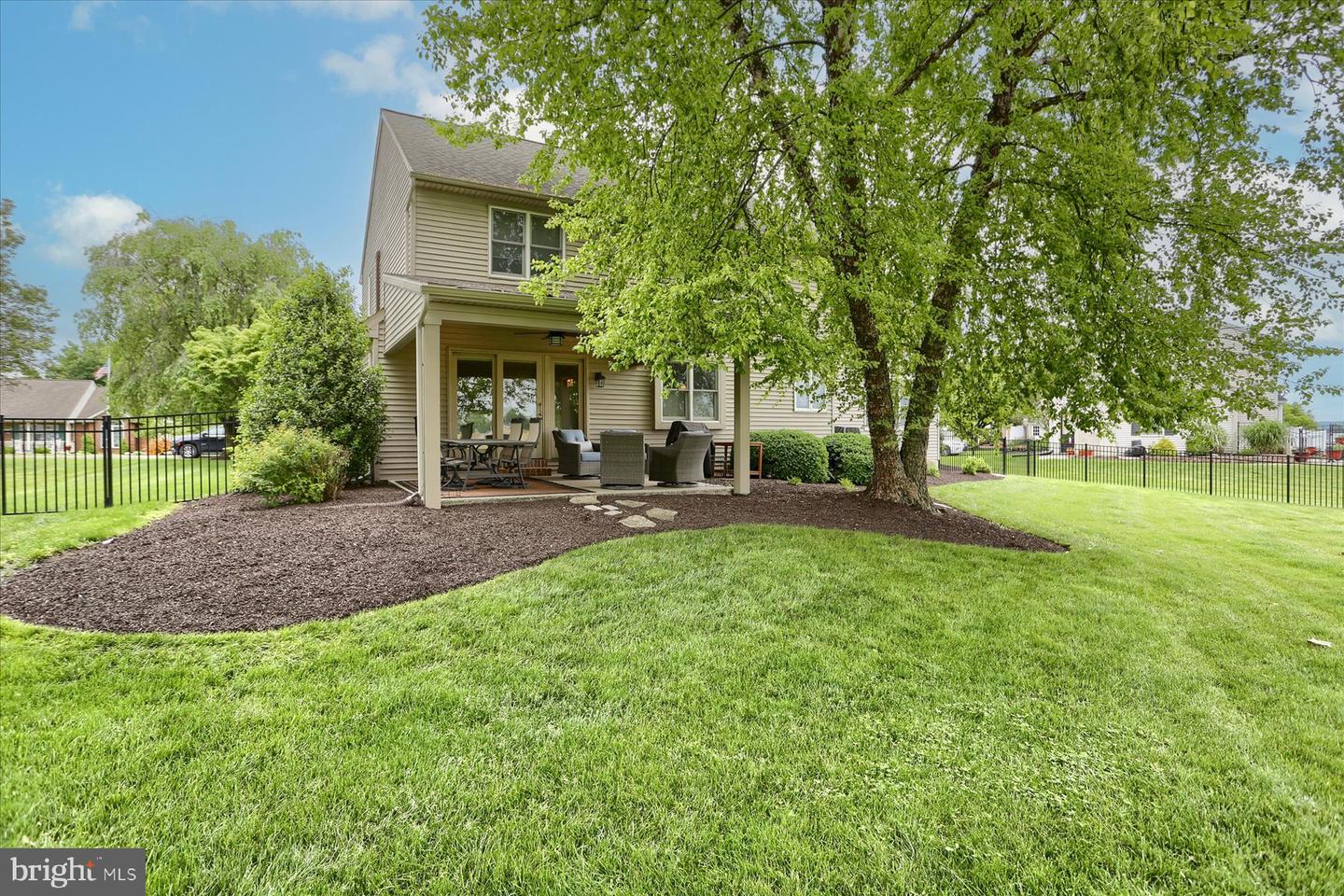 249 Oak Ln