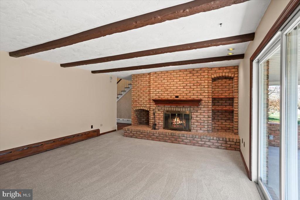 254 Crooked Ln