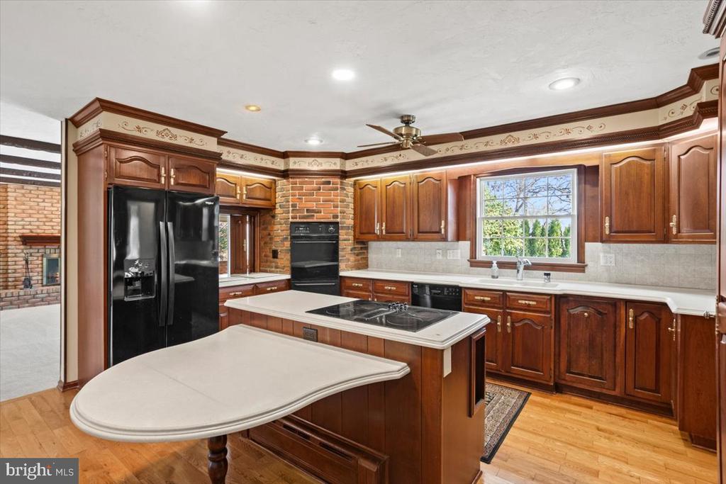 254 Crooked Ln